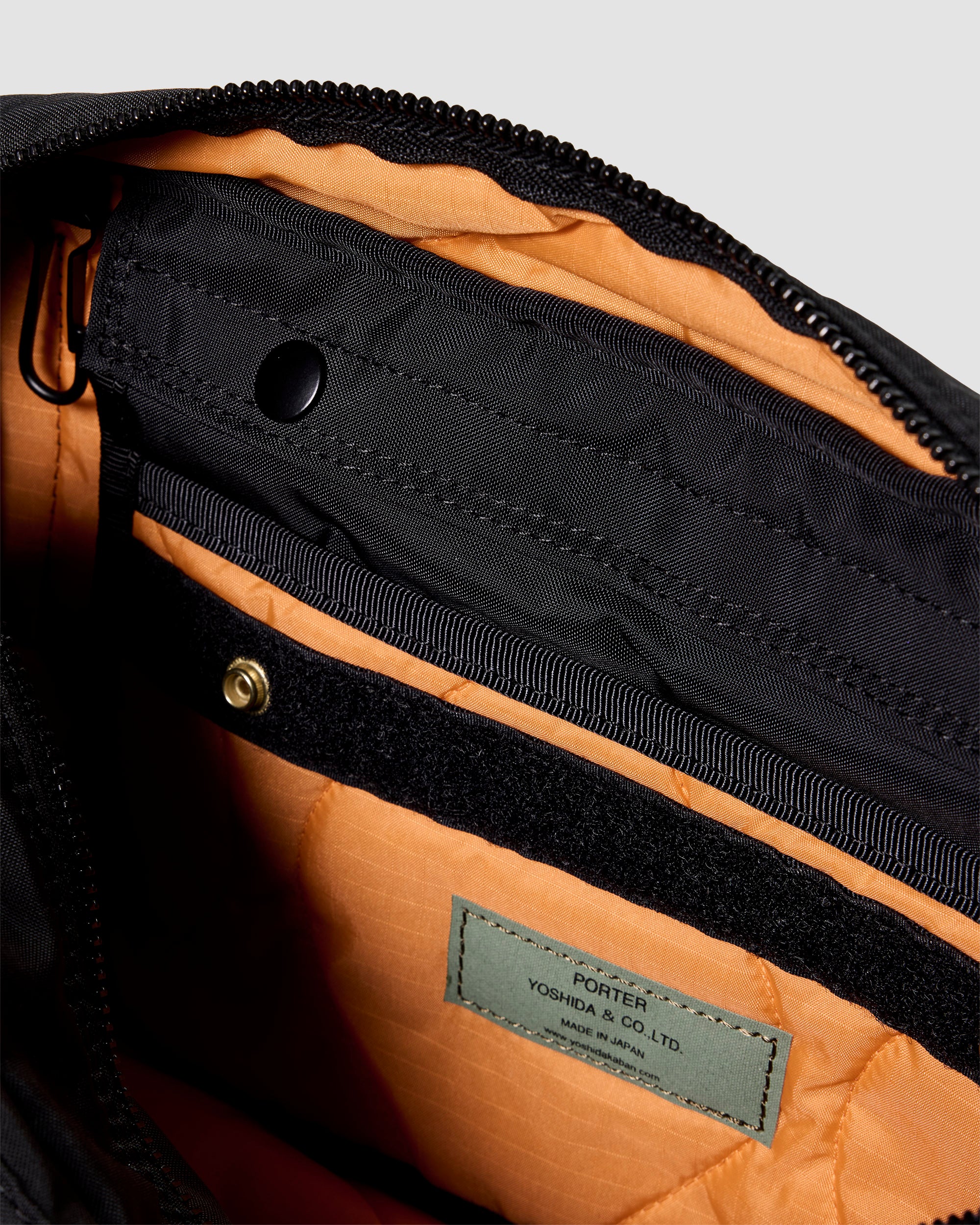 【PORTERNA】Rain buckle shoulder bag BUCKLE SHOULDER BAG - Maroon | ZARA Canada