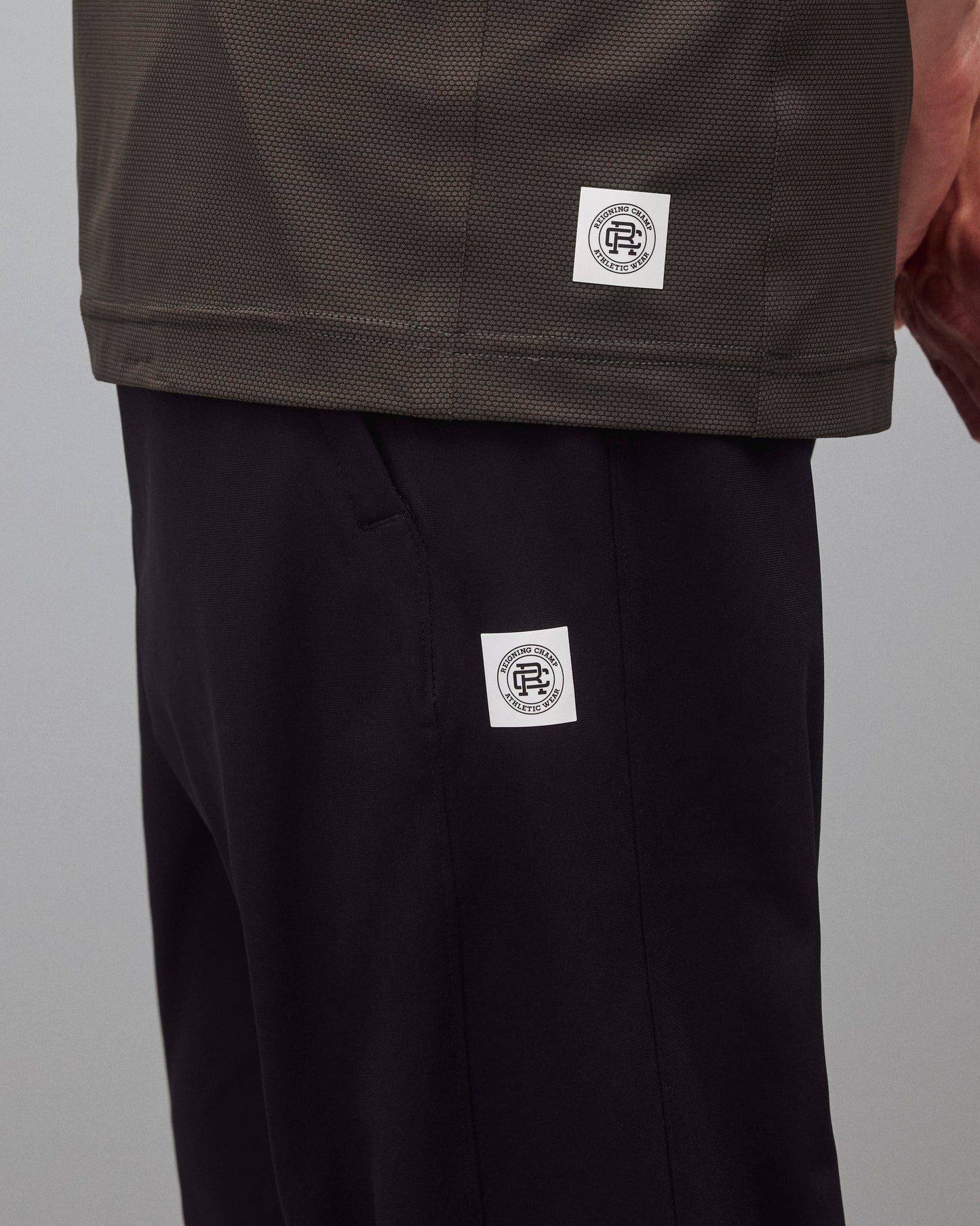 Stretch Warp Knit Coach's Slim Jogger Shorter