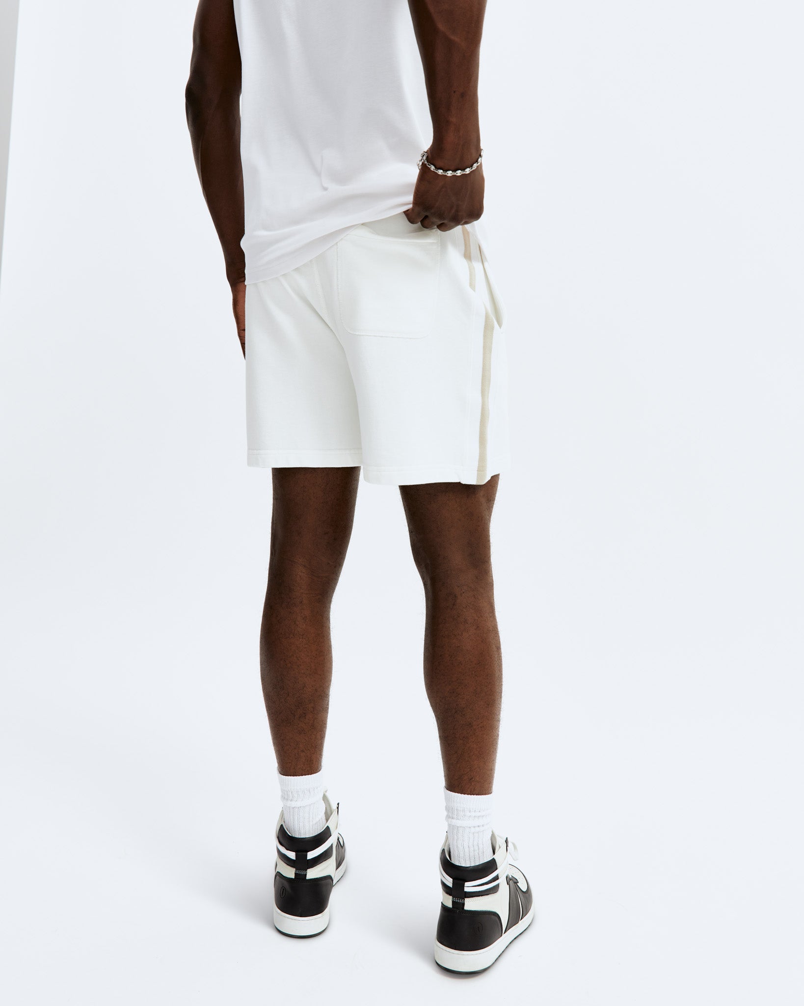 Side Stripe Short 6"