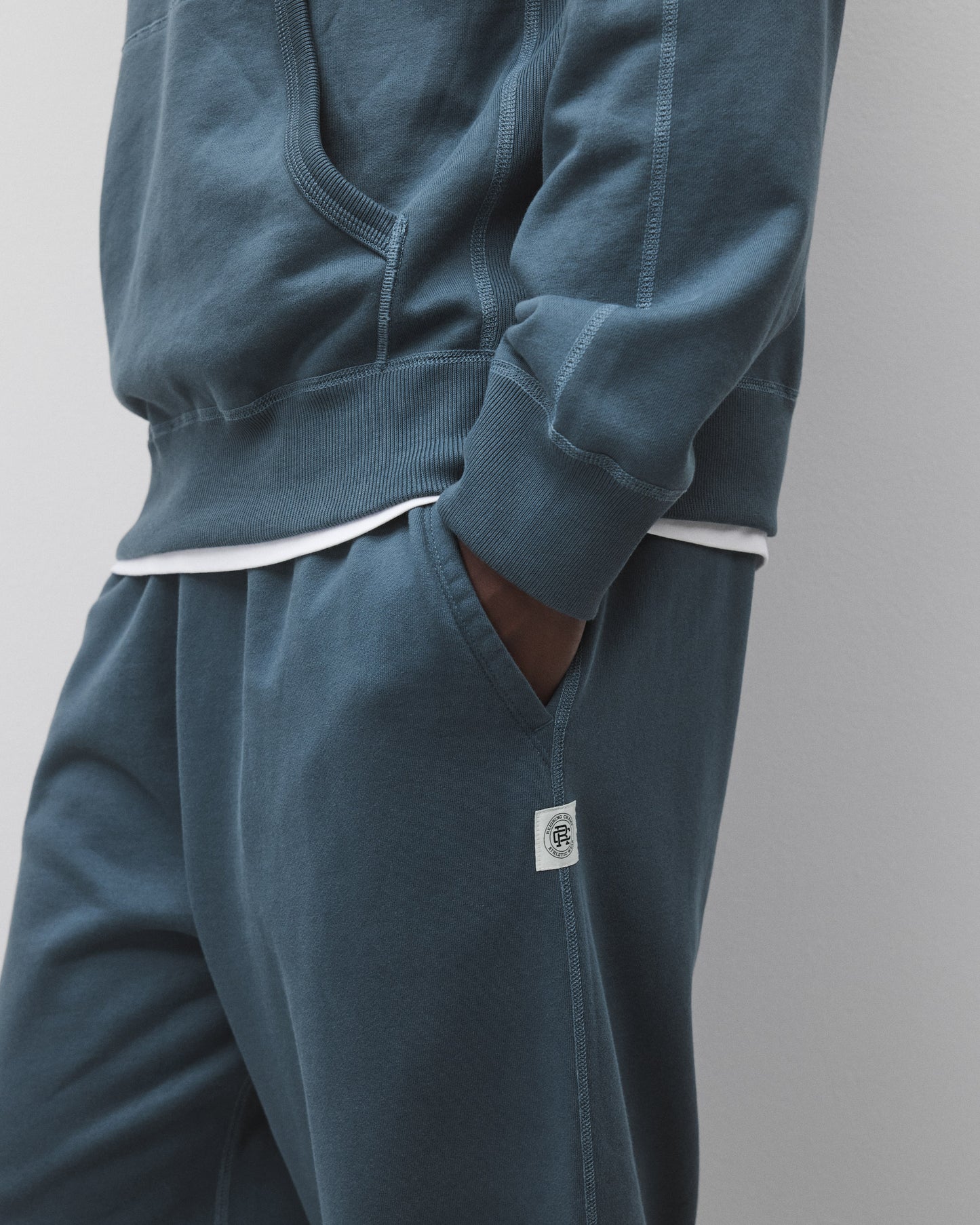 Midweight Terry Cuffed Relaxed Sweatpant