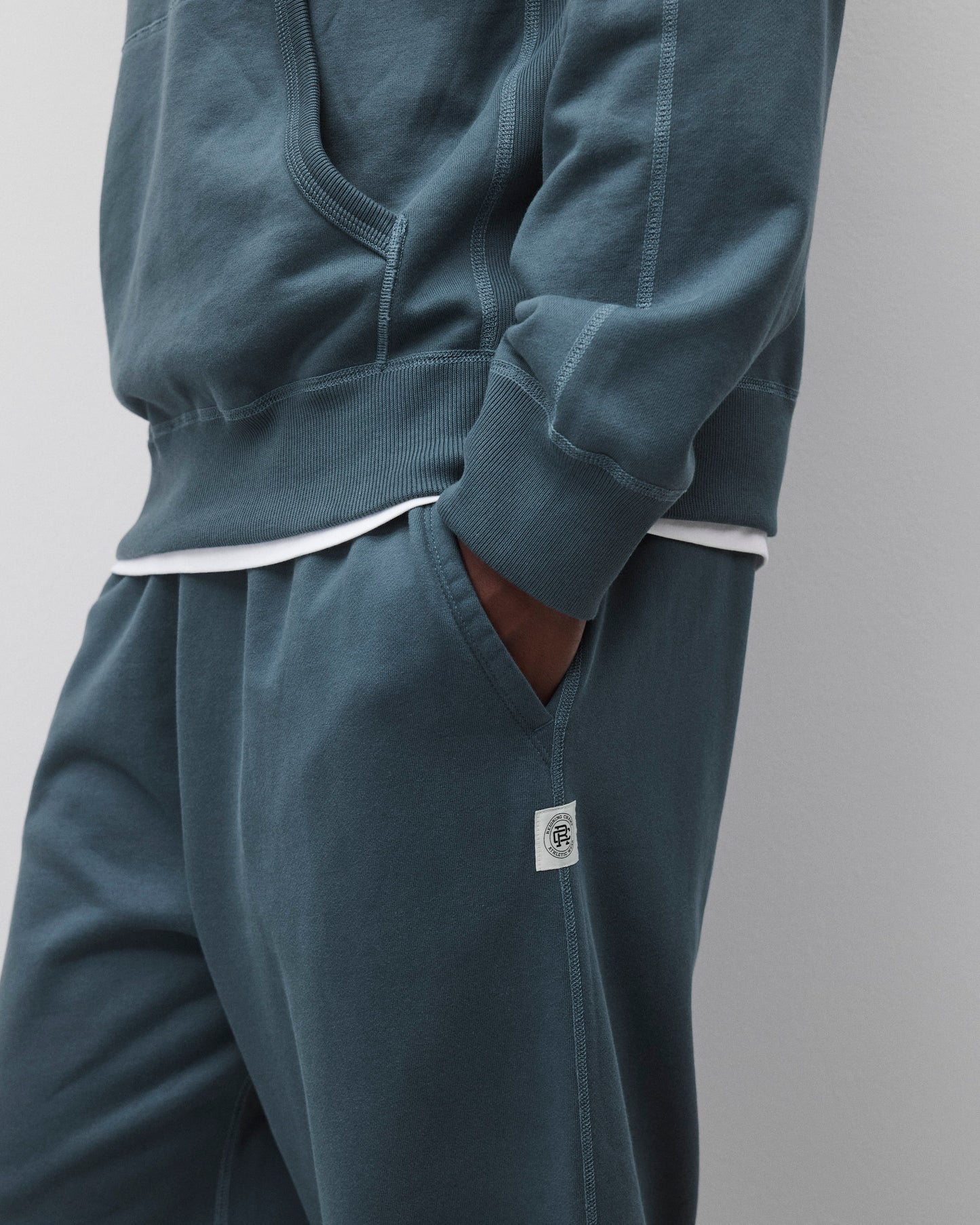 Midweight Terry Cuffed Relaxed Sweatpant